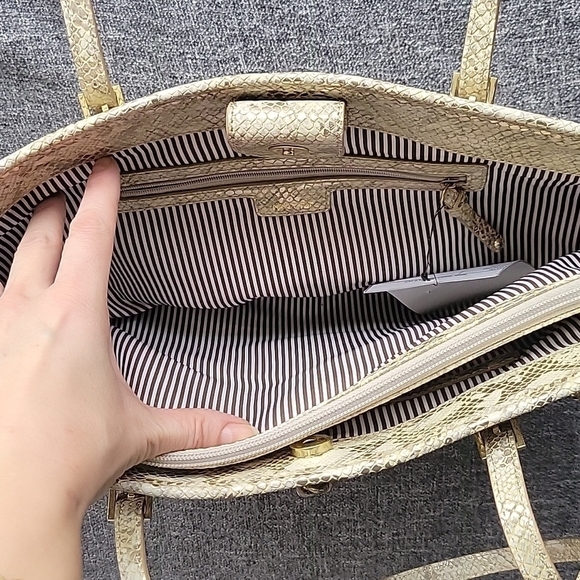NWOT NINE WEST Metallic Golden Tote - Picture 4 of 11